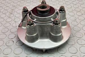 MOZZO POSTERIORE SUZUKI GSF 600 1996 1999 BANDIT 1