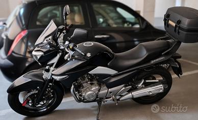 moto Suzuki Inazuma 250