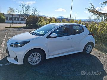 Toyota "Yaris" 1.5 Hybrid Active 2025