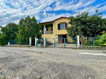 VILLA SINGOLA A SCARPERIA E SAN PIERO