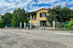 VILLA SINGOLA A SCARPERIA E SAN PIERO