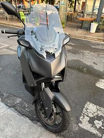 Xmax tech max 300 luglio 2026