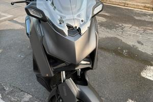 Xmax tech max 300 luglio 2026