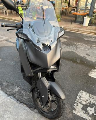 Xmax tech max 300 luglio 2026
