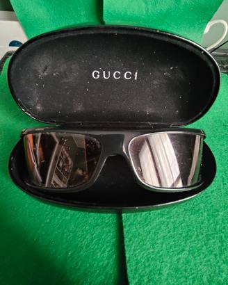 Occhiali da sole Gucci vintage.