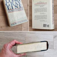 Libro di Rick Atkinson con scrigno all'interno