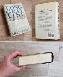 Libro di Rick Atkinson con scrigno all'interno