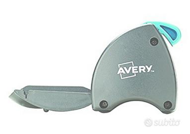 Taglierina  formato A4  compatta Avery