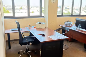 Ufficio arredato pronto all'uso via volta, corsico