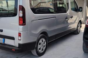 RENAULT TRAFIC Trasporto Persone Authentic L2 Blue