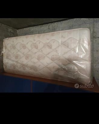 Materassi e reti super ortopedici permaflex.