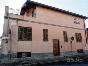 Immobile in asta di 264 m² con 4 locali a Vittuone