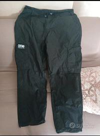 pantaloni cargo