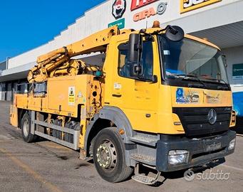 Mercedes Benz con pompa Putzmeister 20-4-RZ