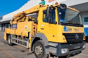 Mercedes Benz con pompa Putzmeister 20-4-RZ