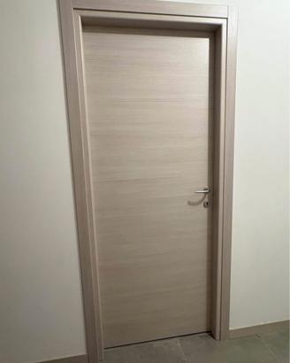 Porte praticamente nuove-compreso battiscopa