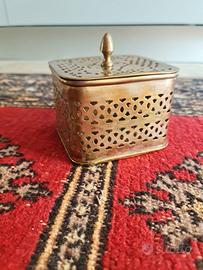 "Cricket Box" Vintage in metallo - Traforata