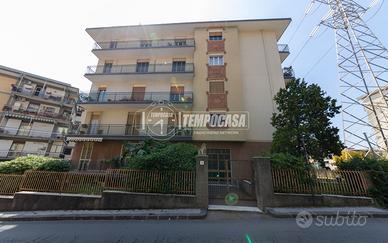 LUMINOSO ATTICO E SUPERATTICO CON TERRAZZO e ASCEN