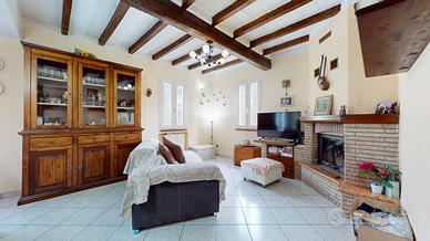 Nuda Proprietà: Bifamiliare con Doppi Ingressi