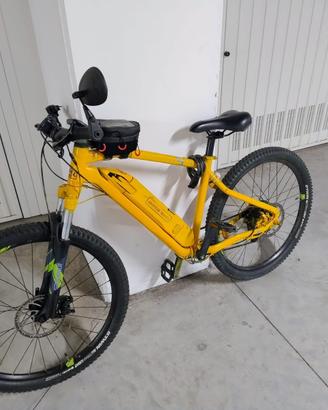 Mountain Bike bici elettrica Rockrider st-100