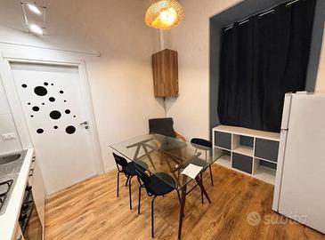 Bilocale a Besana Brianza-posto auto balcone