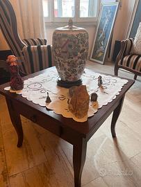 tavolino quadrato in legno con cassetto