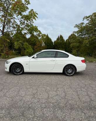 BMW 320 d futura 184 cv rertyling