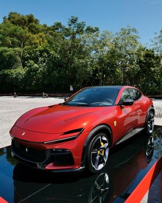 DISPONIAMO DI RICAMBI AUTO FERRARI F167 MATERIALE 