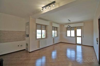 Chiusi (SI), appartamento trilocale panoramico