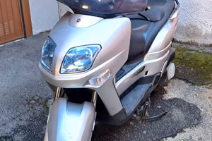 Yamaha versity XC 300 scooterone