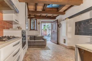 3 LOCALI A CAPRANICA