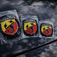 set 3 adesivi in resina Abarth macchina Fiat 