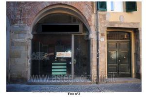 Negozio Lucca [A4342914]