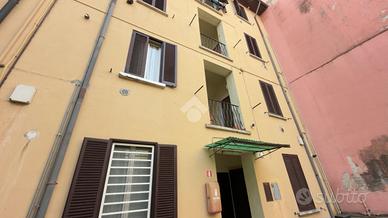 2 LOCALI A PAVIA