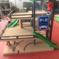 Parcheggio pista in legno