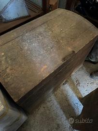 Vecchi bauli in legno