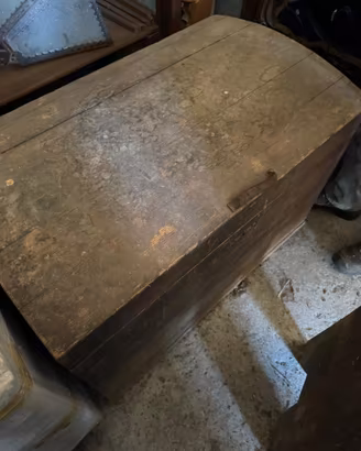 Vecchi bauli in legno