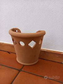 Mezzo vaso decorativo in terracotta