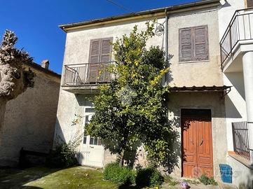 CASA SEMINDIPENDENTE A PIEDIMONTE SAN GERMANO