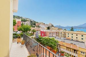 3 LOCALI A GAETA