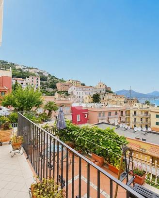 3 LOCALI A GAETA