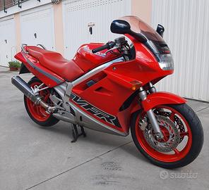 HONDA VFR 750 F
