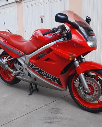 HONDA VFR 750 F