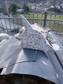 cappello d'alpino in granito 