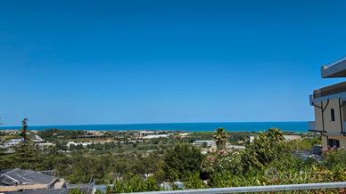 Terreno edificabile con casa indipendente