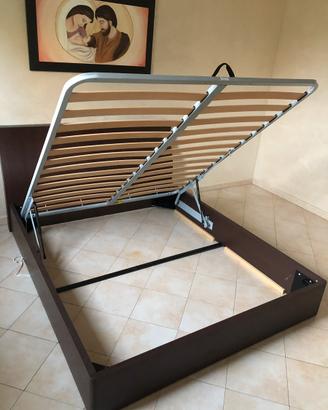 Letto contenitore + 2comodini 1cassettiera GRATIS