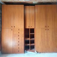 armadio in legno 