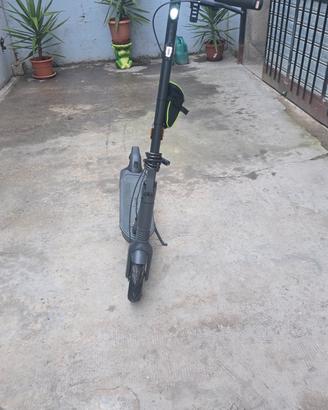 monopattino elettrico ninebot g2 max