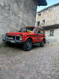 Lada niva 1600 b. 4 marce anno 1985 (iscritta Asi)