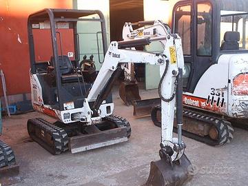 MiniEscavatore usato BOBCAT 322